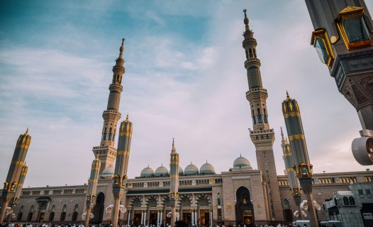 The Journey Between Safa and Marwa: A Symbol of Faith and Devotion - Blog Image